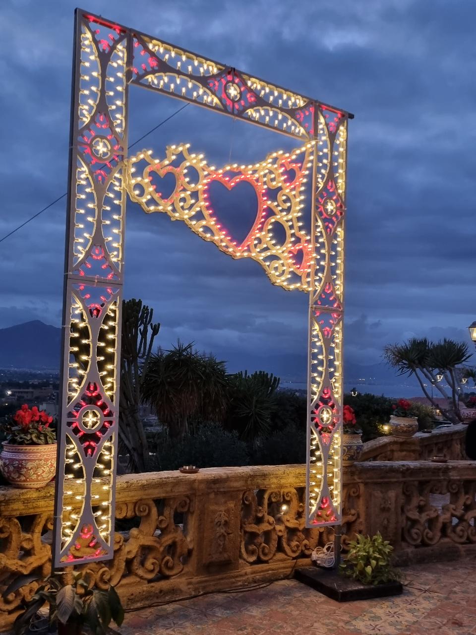 ARCO LUMINOSO SICILIA ROMANTICA Luminarie Matrimonio