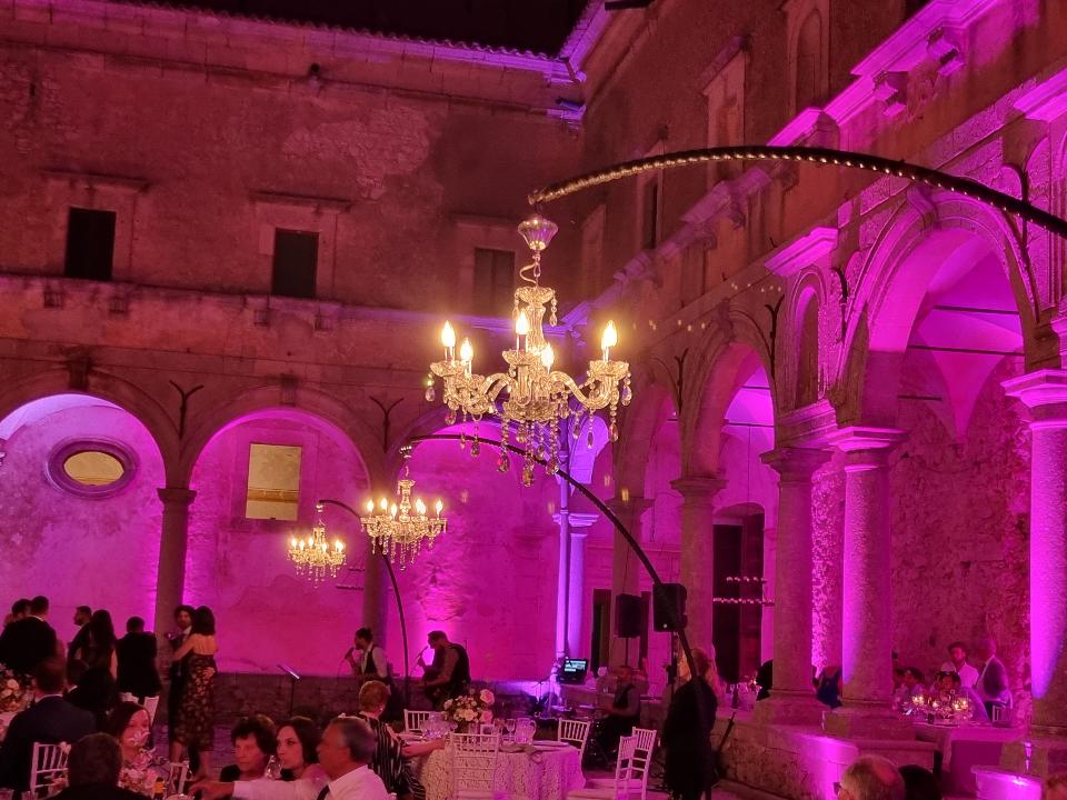 SERVICE FARI ARCHITETTURALI Luminarie Matrimonio