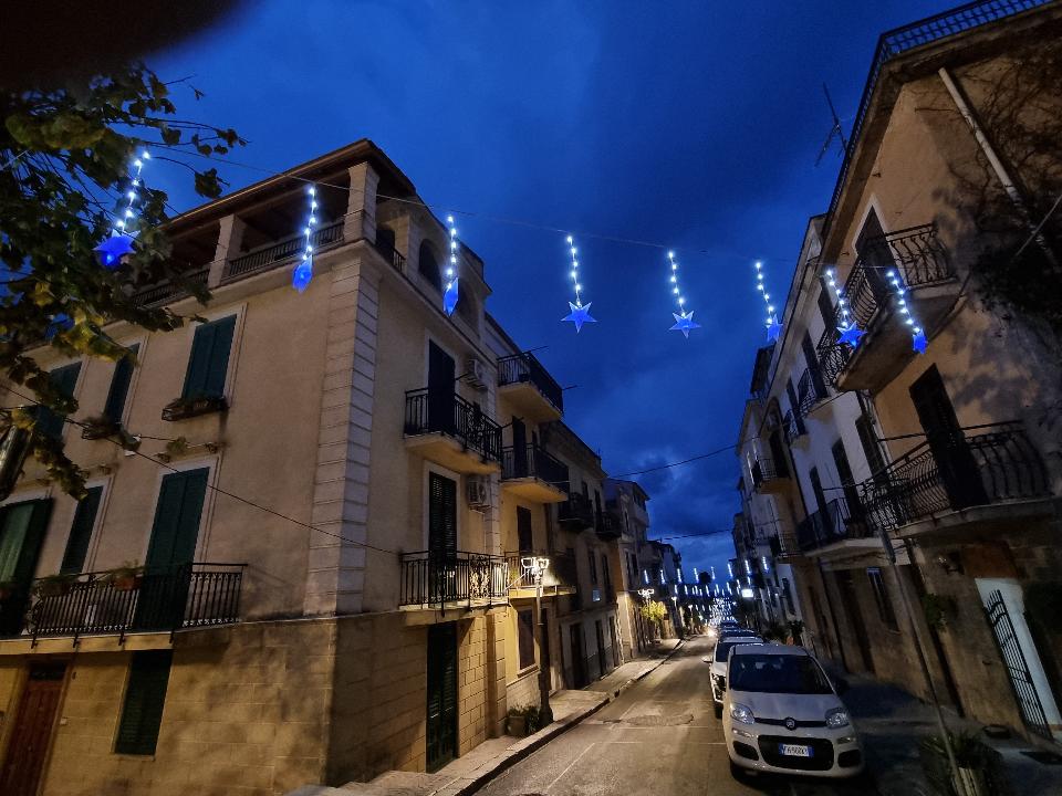 STRINGHE PER ADDOBBI STRADALI Luminarie Natalizie per Strade