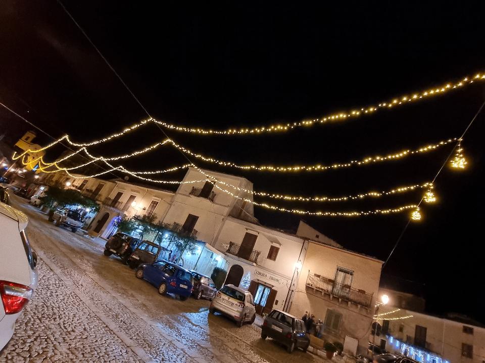 STRINGHE PER ADDOBBI STRADALI Luminarie Natalizie per Strade