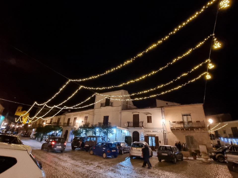 STRINGHE PER ADDOBBI STRADALI Luminarie Natalizie per Strade