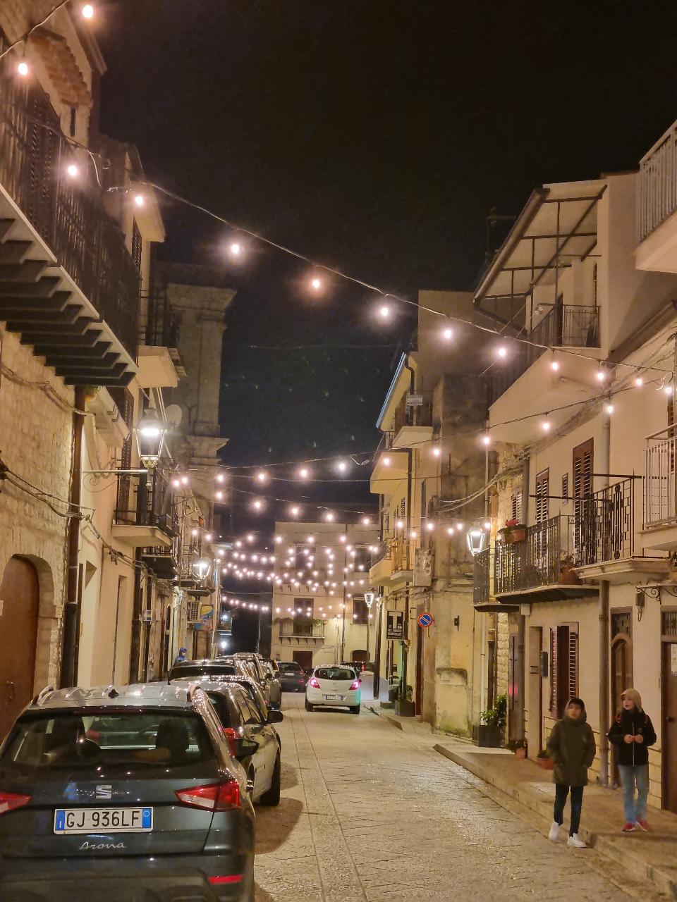 STRINGHE PER ADDOBBI STRADALI Luminarie Natalizie per Strade