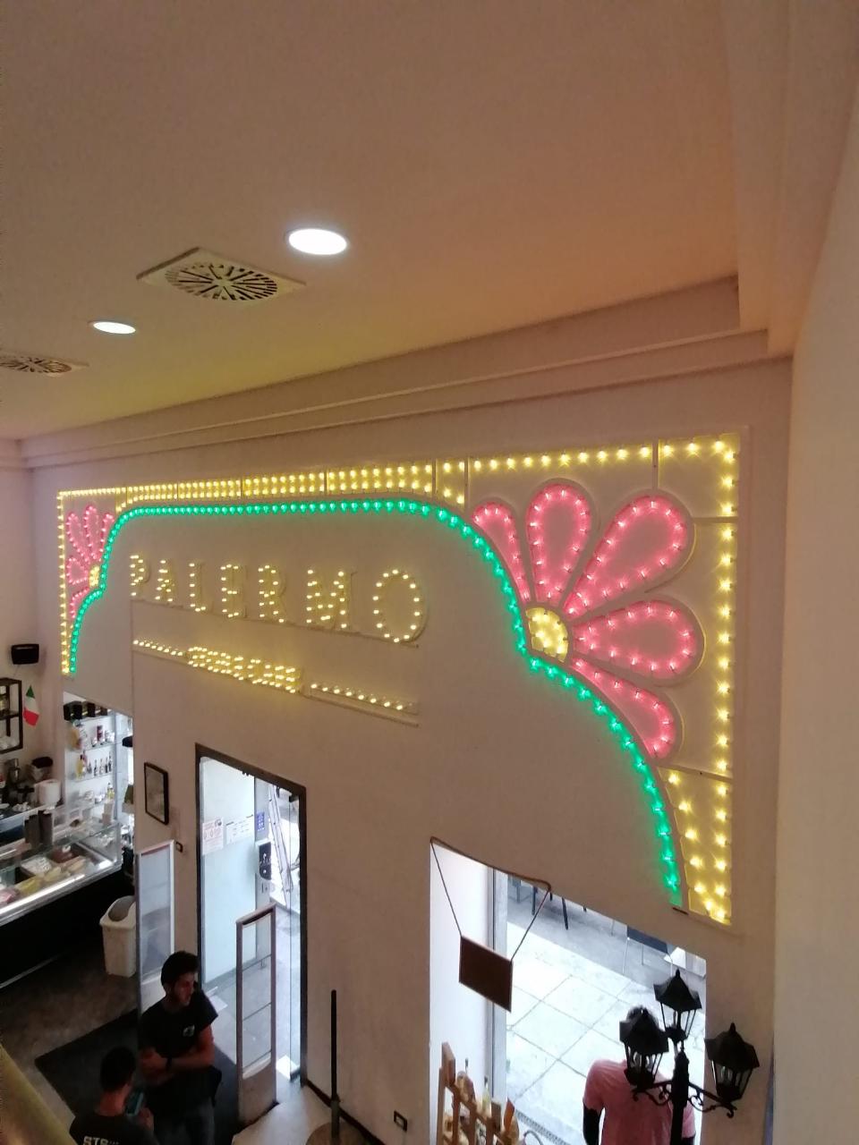 INSEGNE e SCRITTE LUMINARIE PERSONALIZZATE Luminarie d'arredo Scritte Luminose