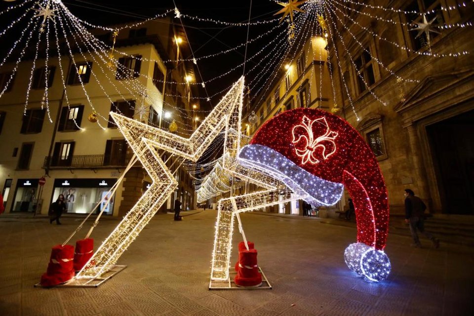 STELLA 3D CON CAPPELLO Luminarie Natalizie per Piazze