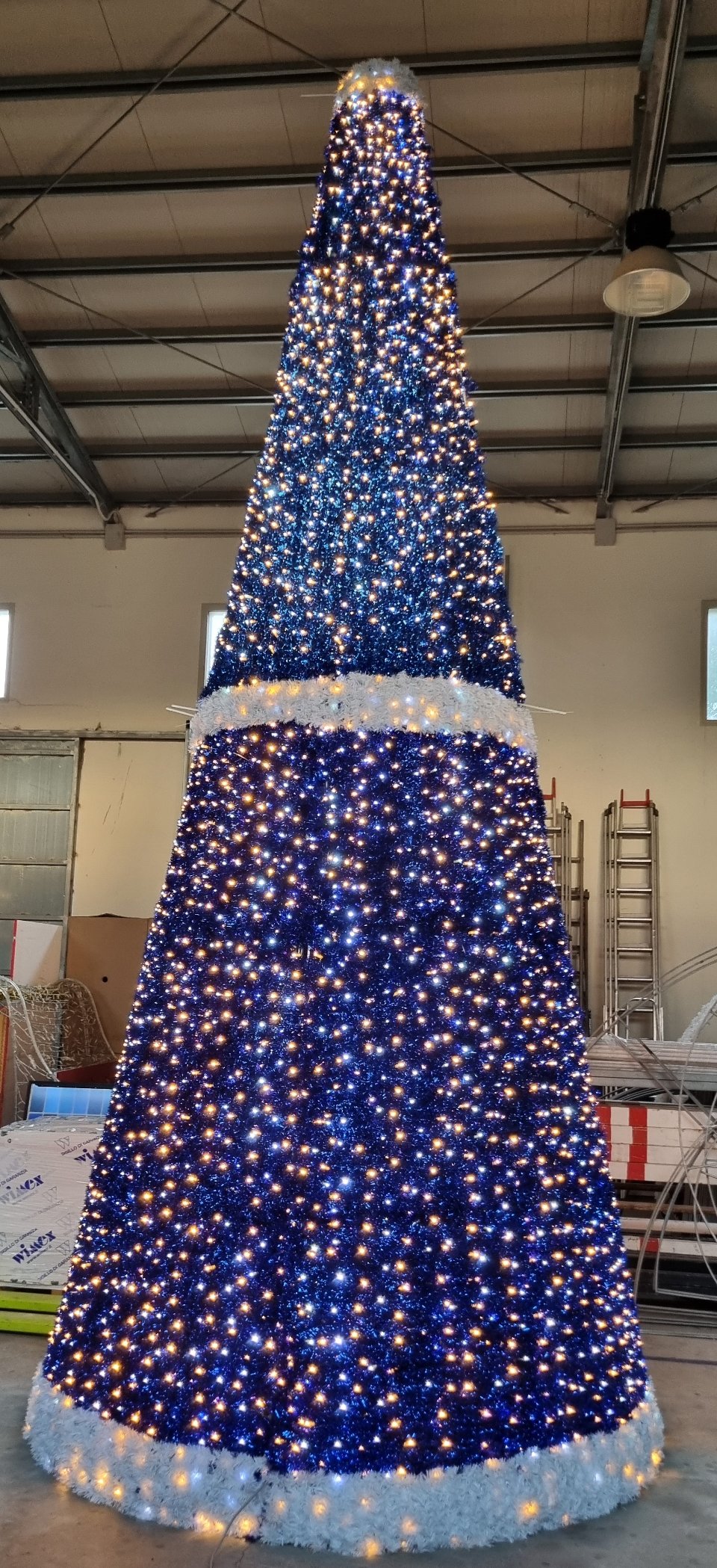 ALBERO BLU 3D 7 mt Luminarie Natalizie per Piazze