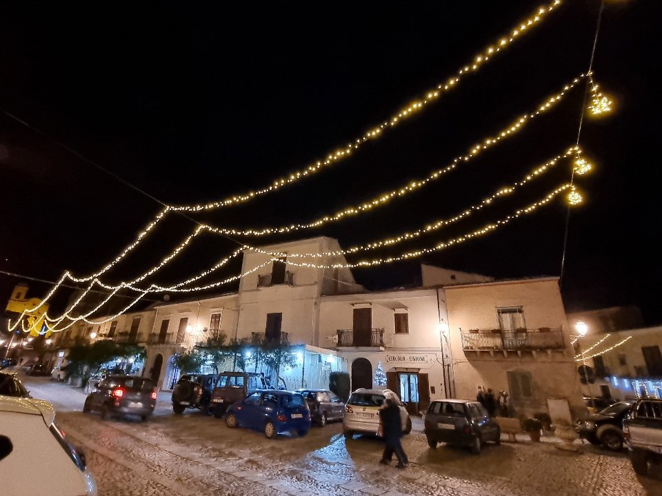 FILARE DI STRINGHE MINILUCCIOLE Luminarie Natalizie per Strade