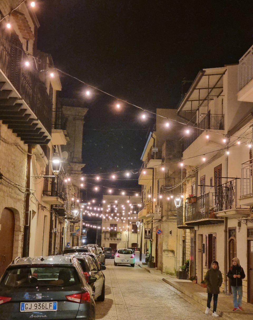 CIELO STELLATO CON LAMPADE VINTAGE Luminarie Natalizie per Strade