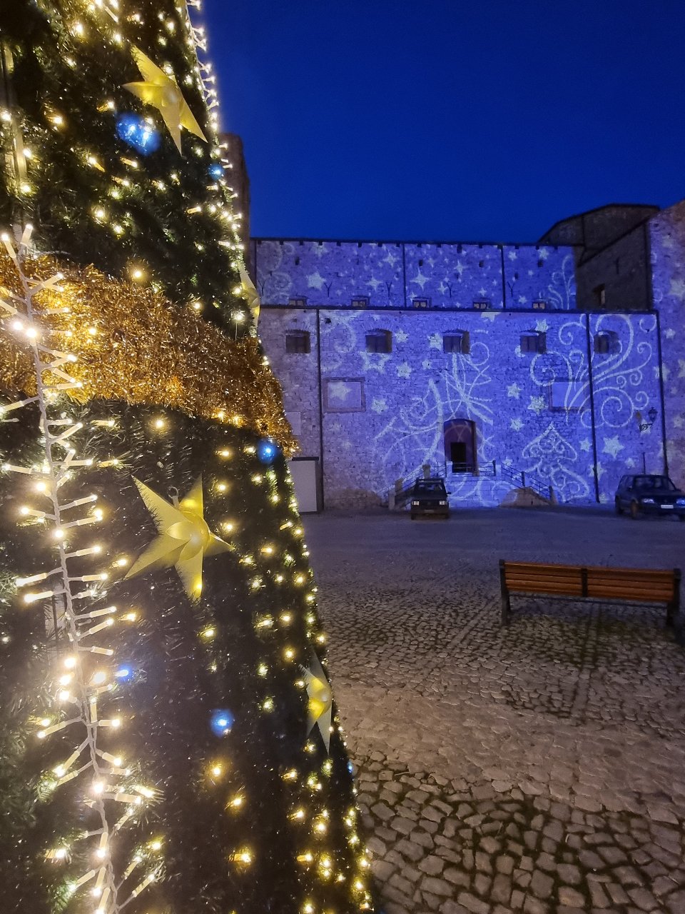 ALBERO CARPET VERDE con Fiocchi o Stelle 12 Mt Luminarie Natalizie per Piazze