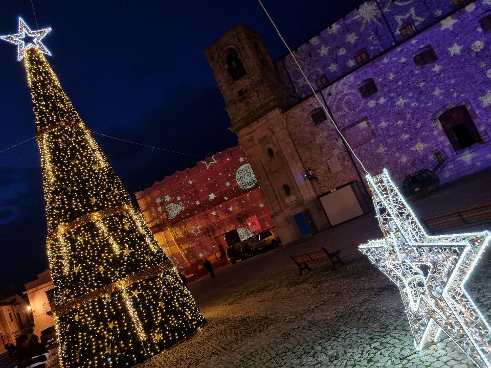 ALBERO CARPET VERDE E STELLE 3D 10 Mt Luminarie Natalizie per Piazze