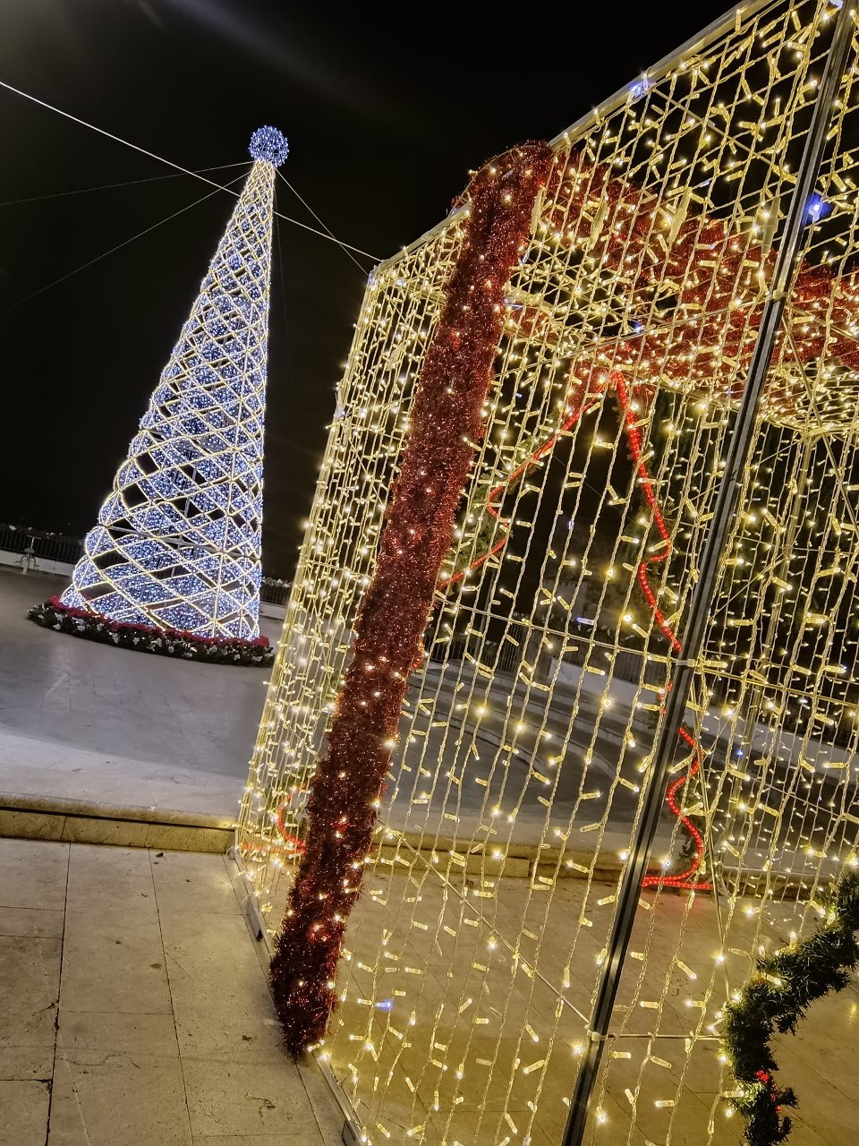 ALBERO A ROMBI 12Mt Luminarie Natalizie per Piazze