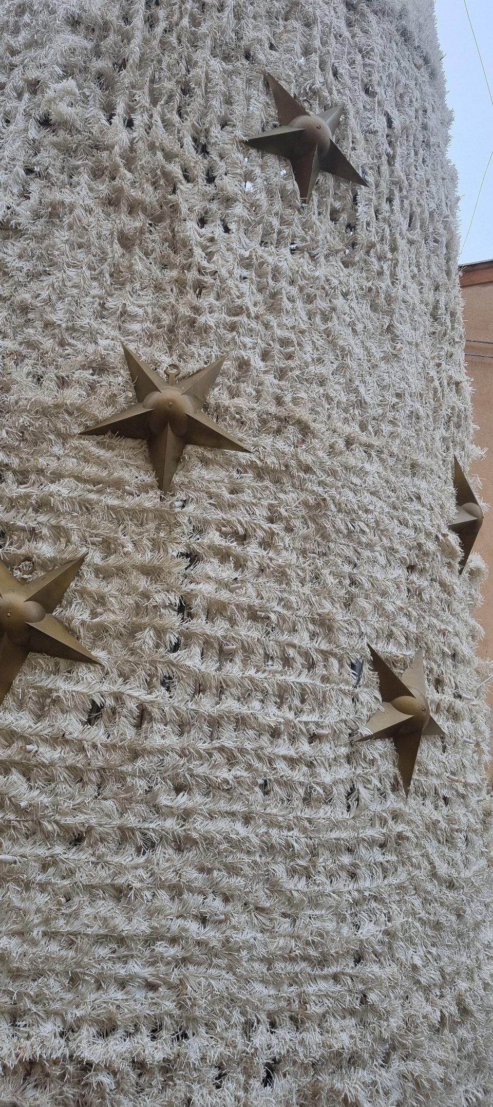 ALBERO INNEVATO CON STELLE 3D - 7 mt Luminarie Natalizie per Piazze