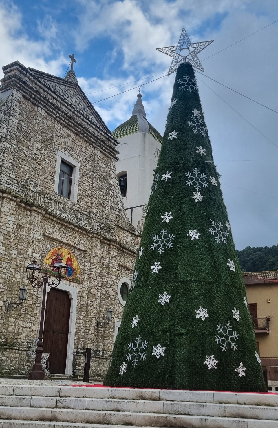 ALBERO CARPET VERDE con Fiocchi Light 10 Mt Luminarie Natalizie per Piazze