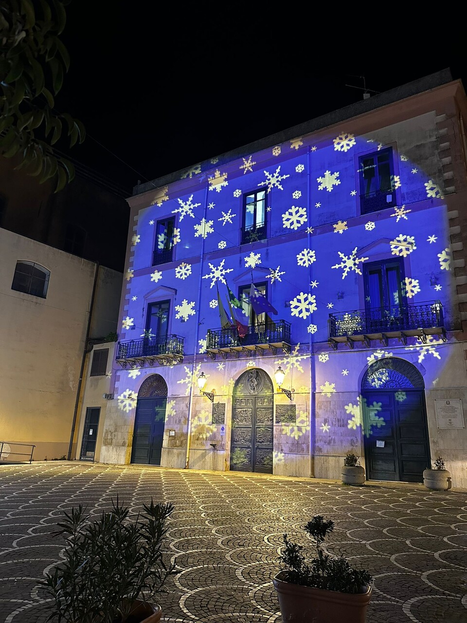 PROIEZIONI SU PROSPETTI DI IMMAGINI NATALIZIE Proiezioni Natalizie su Prospetti