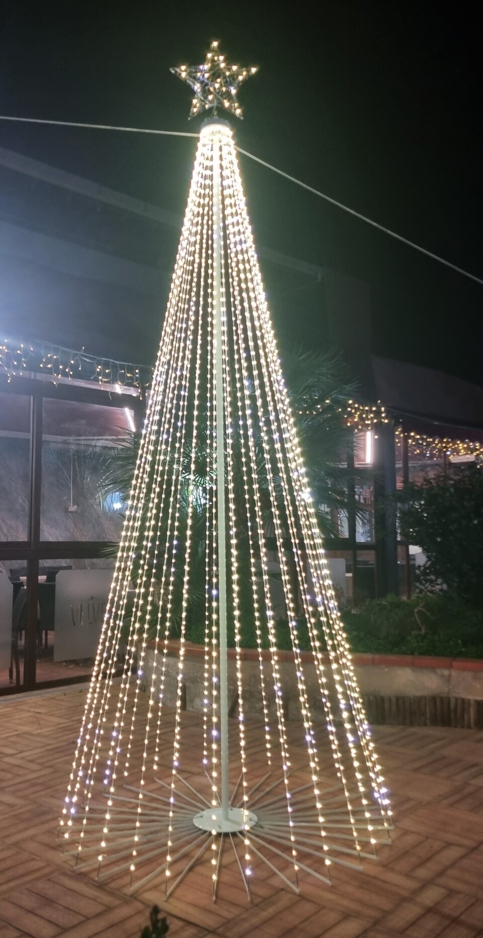 ALBERO APP VELVET RGB 4 mt Luminarie Natalizie per Piazze