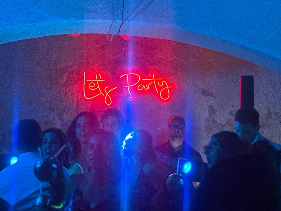 SCRITTE FLEX LED PERSONALIZZATE Luminarie d'arredo Scritte Luminose