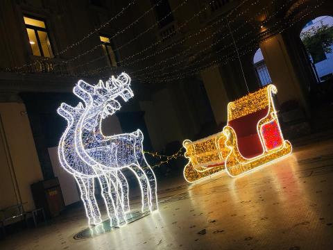 RENNE CON SLITTA E SEDUTA Luminarie Natalizie per Piazze