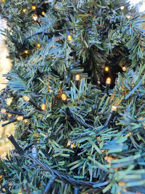 GHIRLANDA CON LUCI INGRESSO Luminarie Natalizie per Piazze