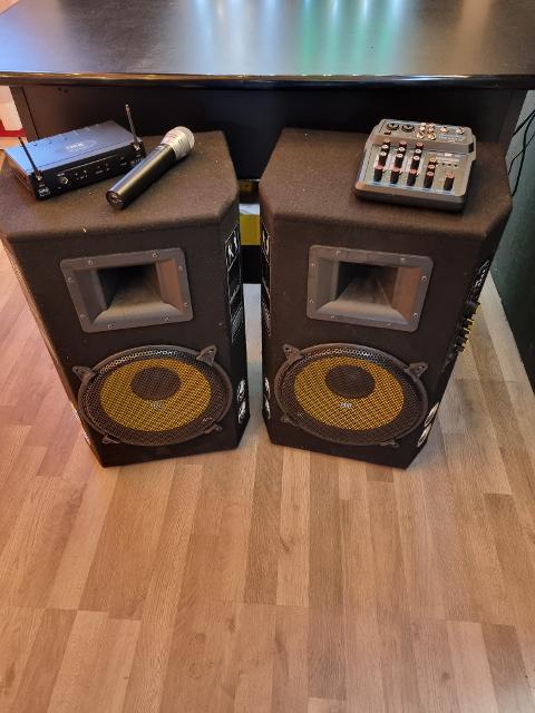 COPPIA CASSE E MIXER AUDIO Luminarie Matrimonio