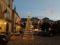 ALBERI CON STRUTTURA DECORATA Luminarie Natalizie per Piazze