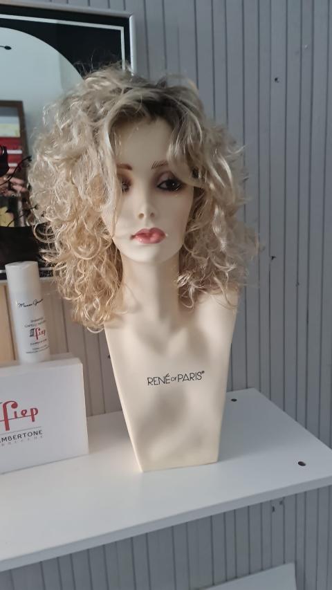 Parrucca capelli corti