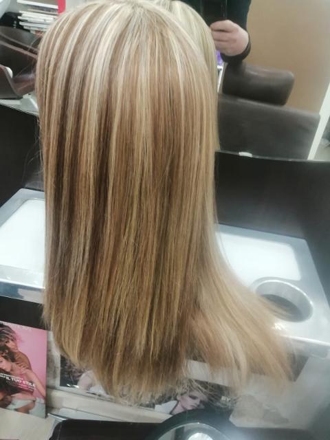Realizziamo la parrucca da donna con capelli veri, naturali e lunghi