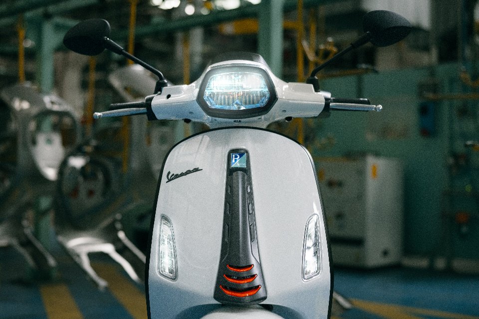 VESPA SPRINT E' TUA CHIAVI IN MANO CON BAULETTO INCLUSO