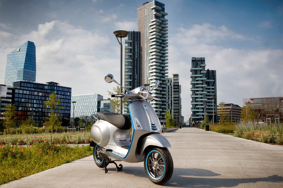 Vespa Primavera Elettrica e Sprint Elettrica con ECOBONUS a partire da €3494