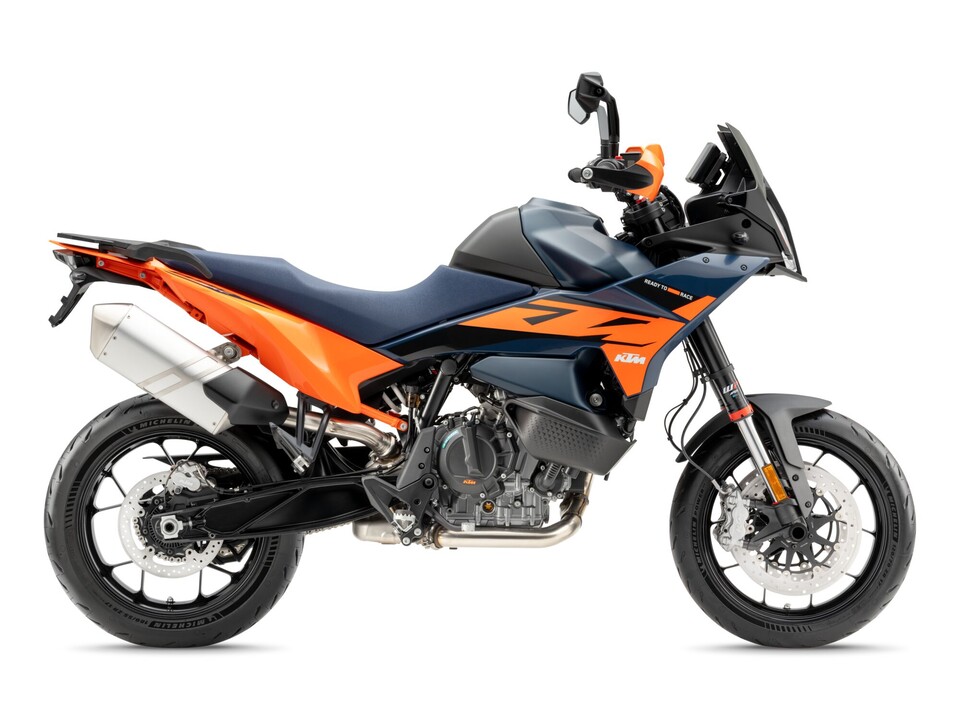 KTM PRESENTA LA 890 SMT 2026