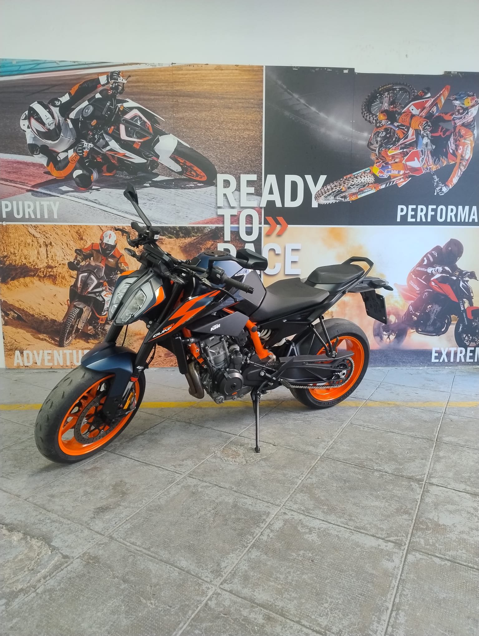 890 DUKE R KTM