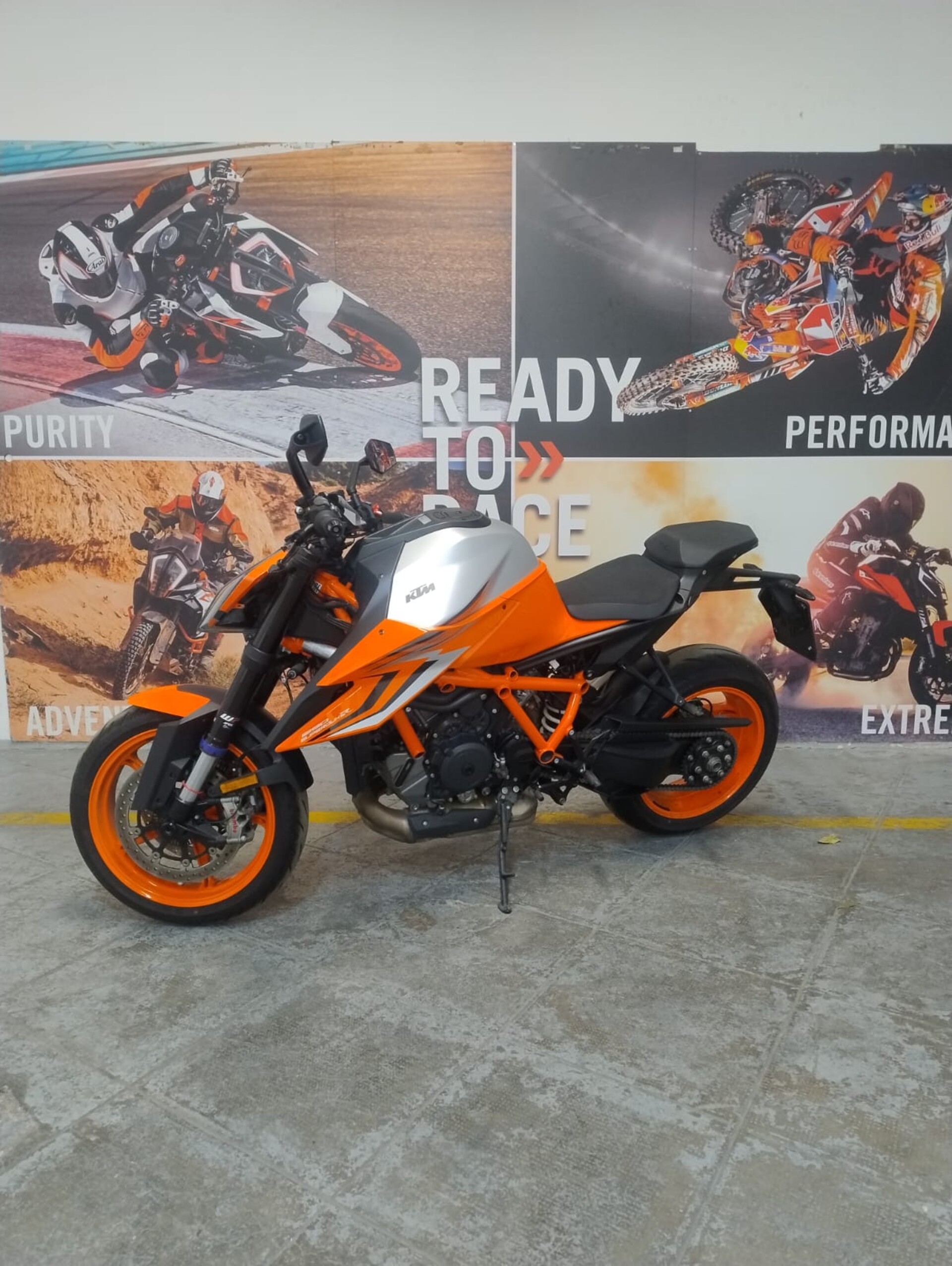 SUPER DUKE 1290 -AZIENDALE KTM