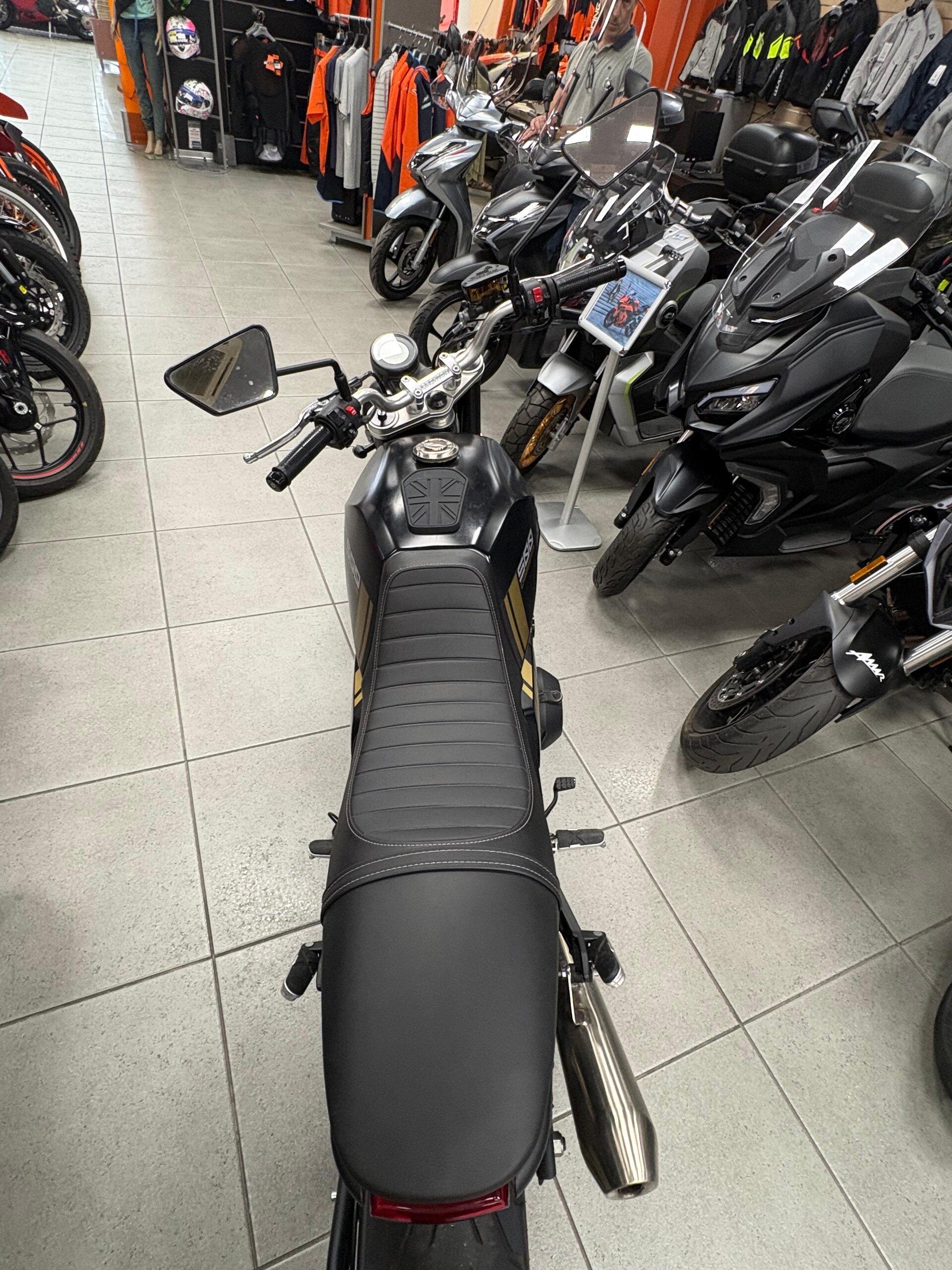 CROSSFIRE 500 Brixton