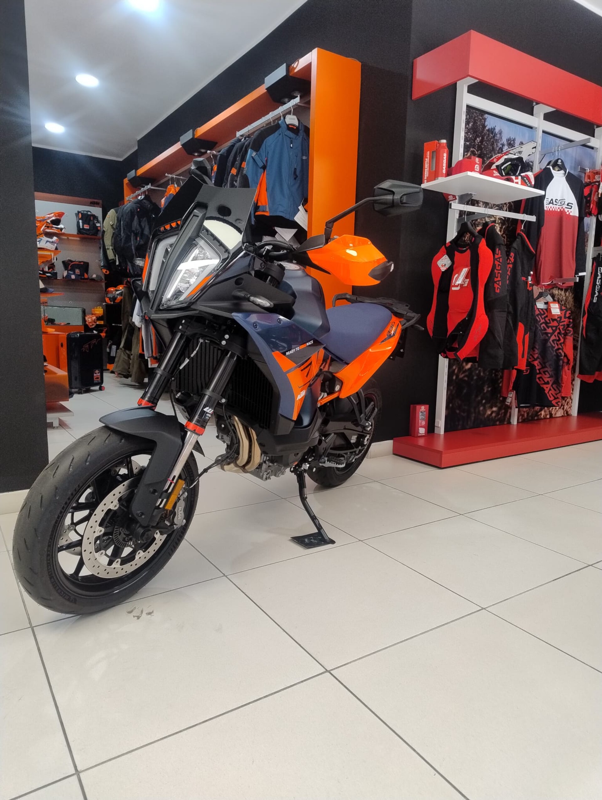 890 SMT KTM