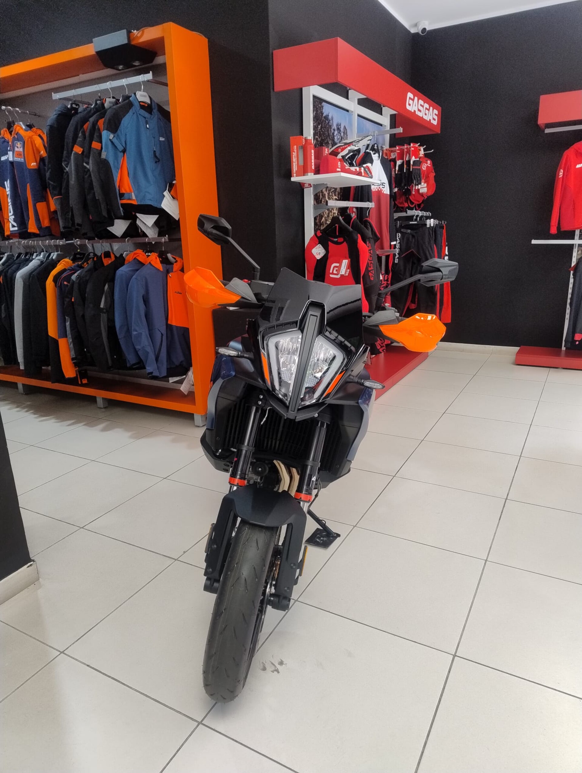 890 SMT KTM