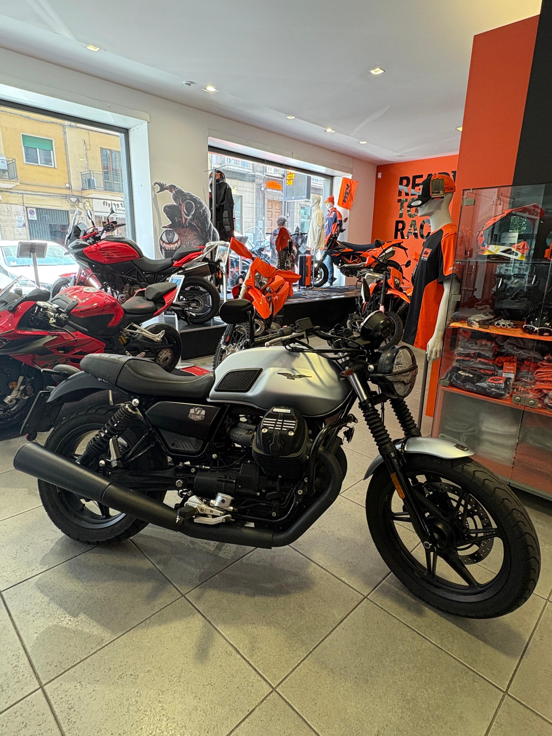 V7 STONE Moto Guzzi