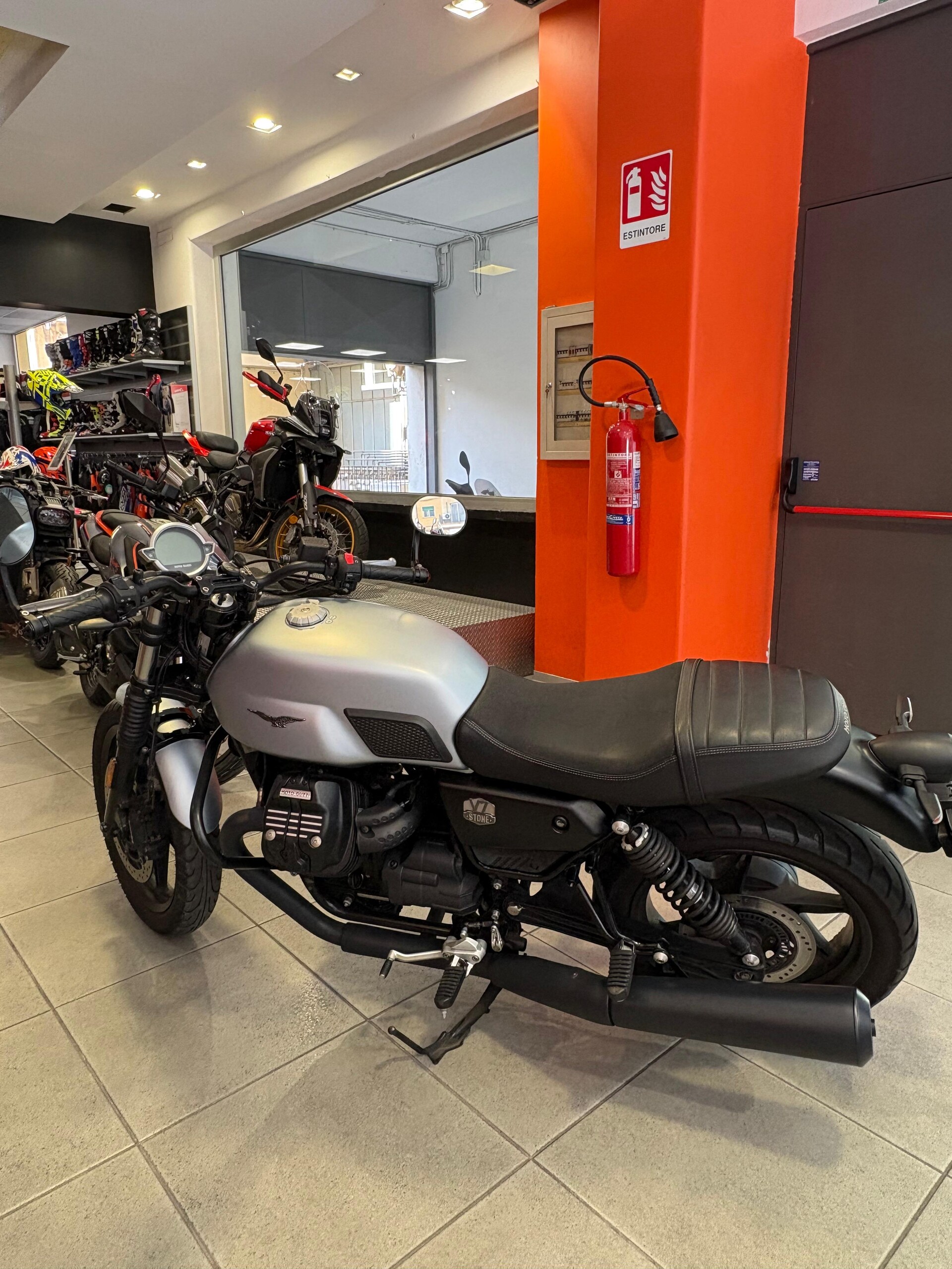 V7 STONE Moto Guzzi