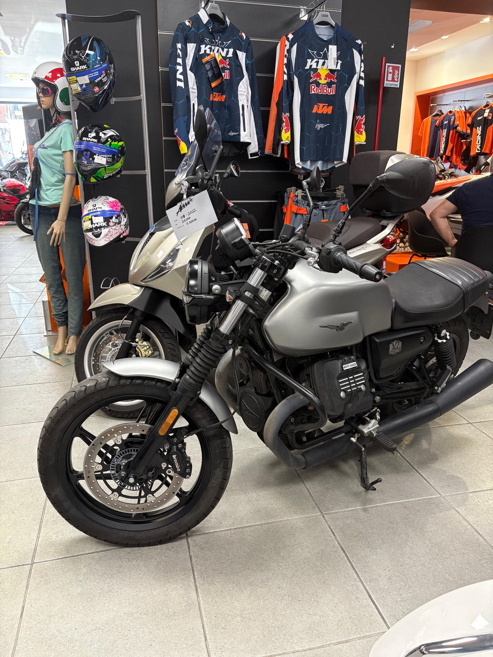 V7 STONE Moto Guzzi