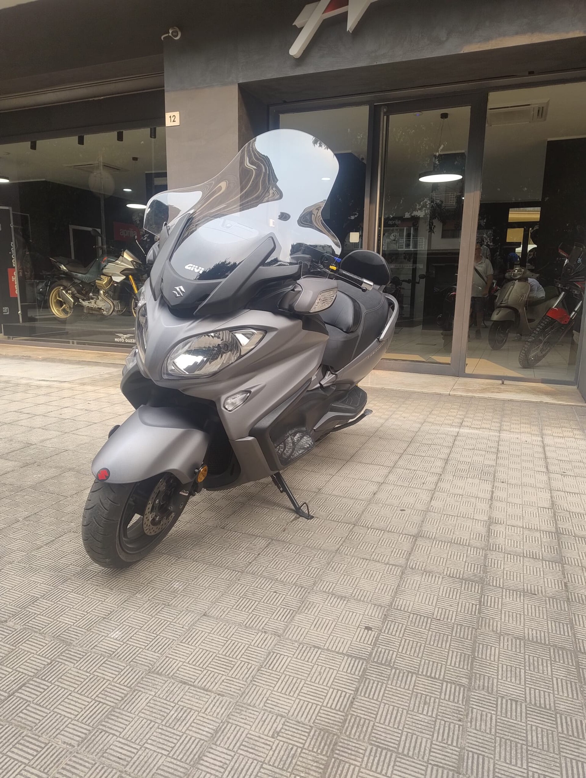 BURGMAN EXECUTIVE 650 SUZUKI