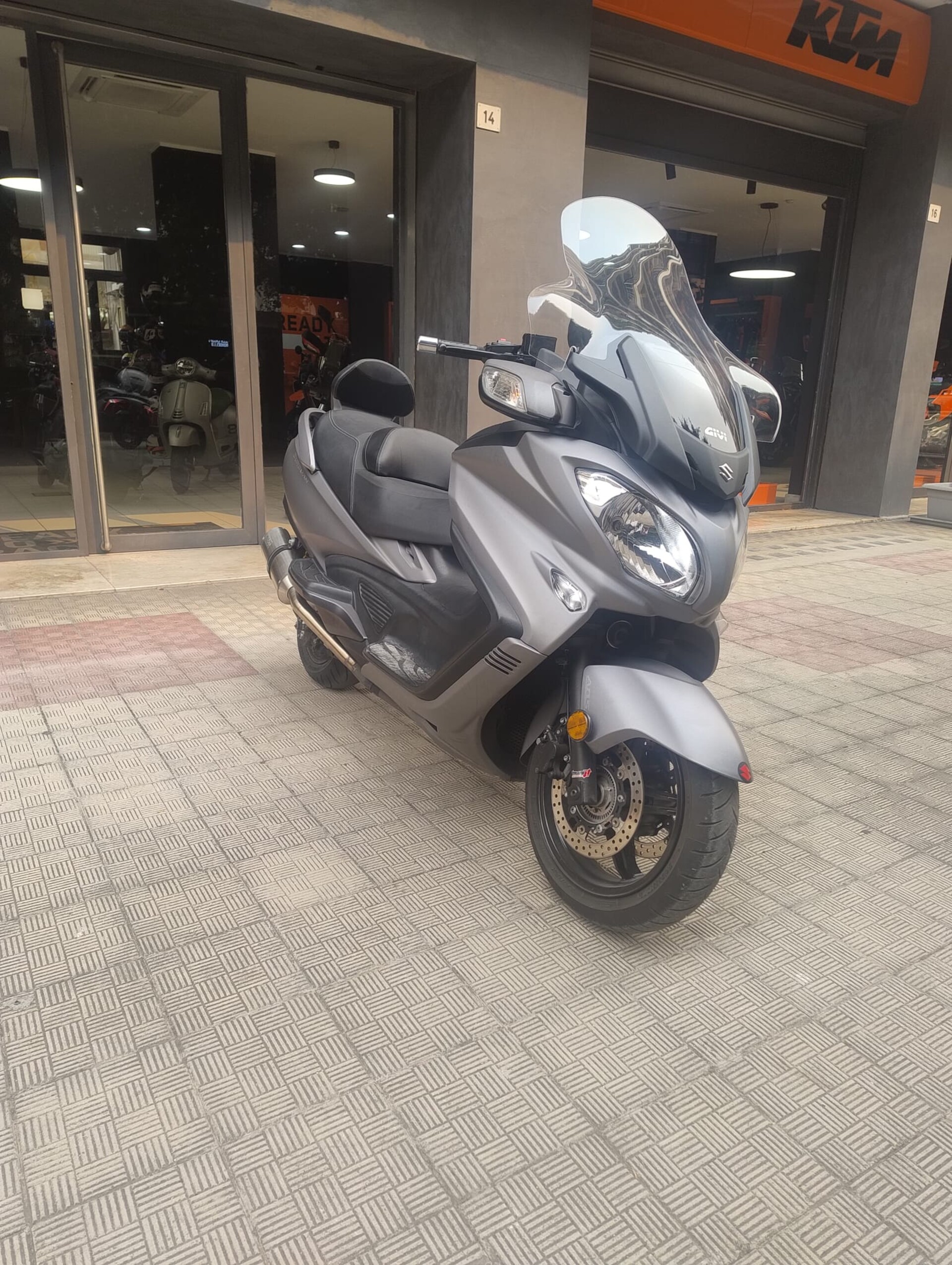BURGMAN EXECUTIVE 650 SUZUKI