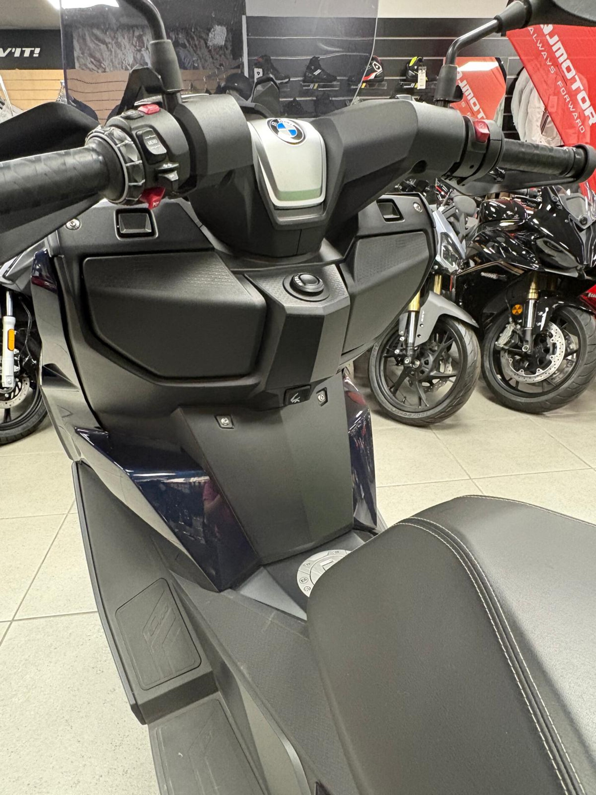C400 GT TRIPLE BLACK BMW