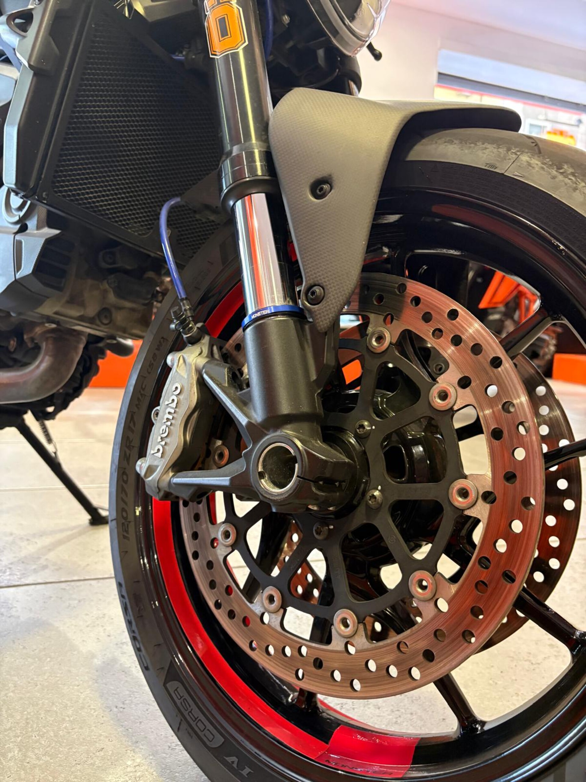 MONSTER 937 Ducati
