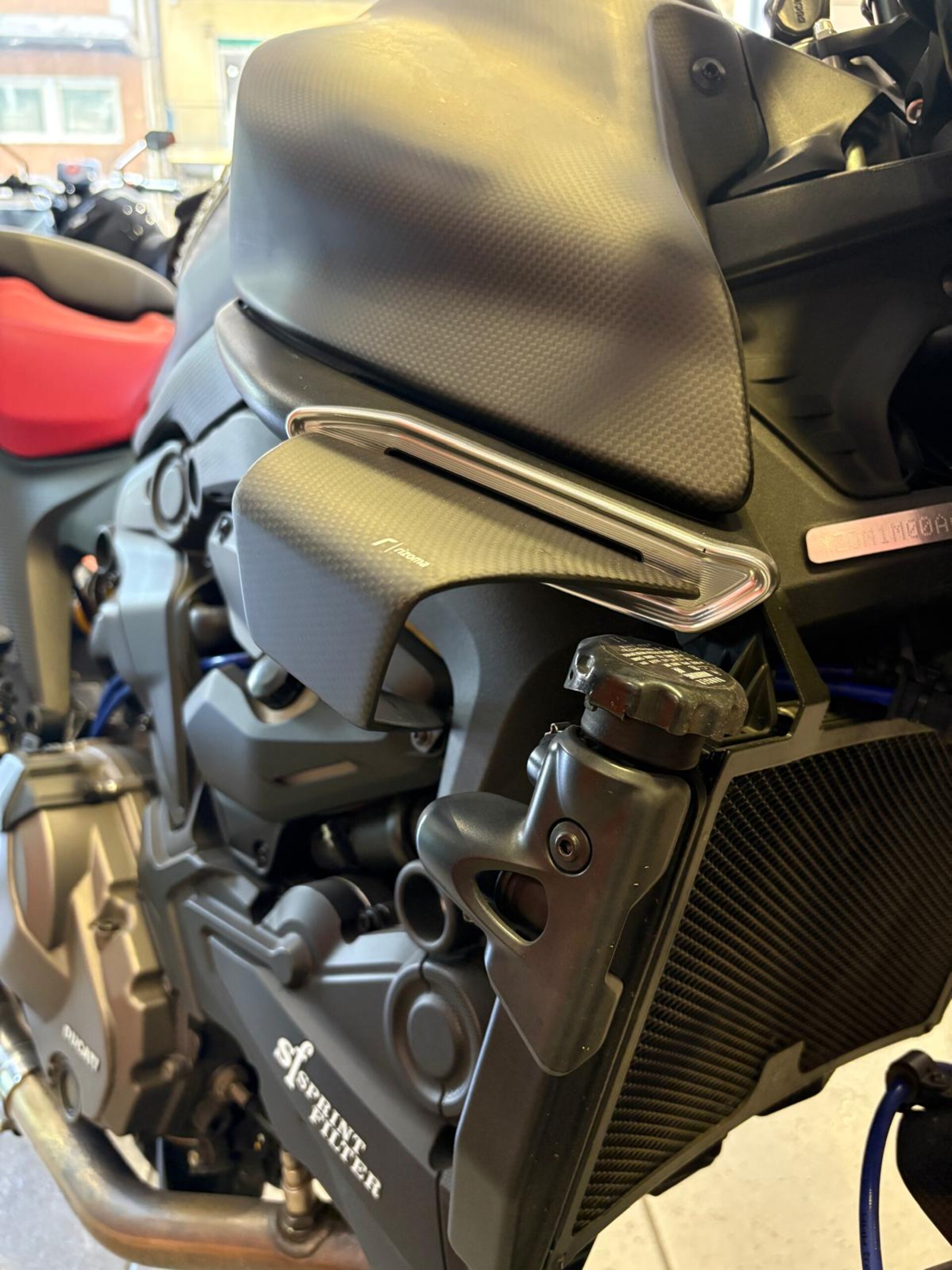 MONSTER 937 Ducati