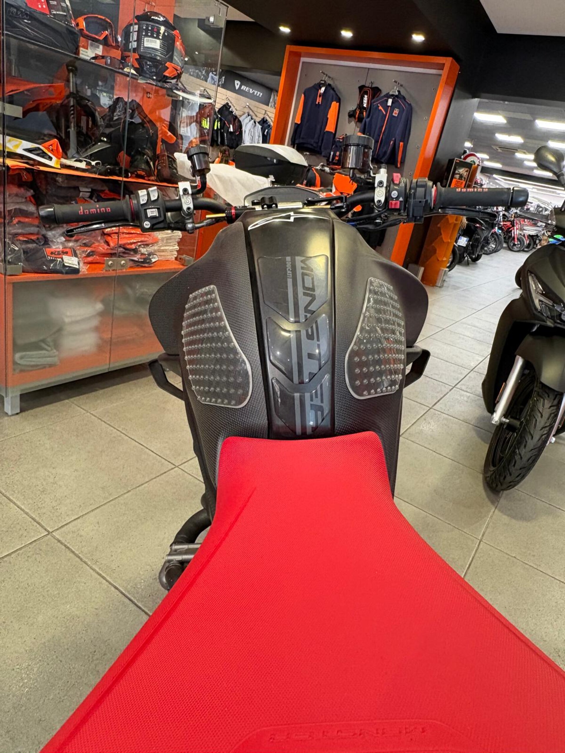 MONSTER 937 Ducati