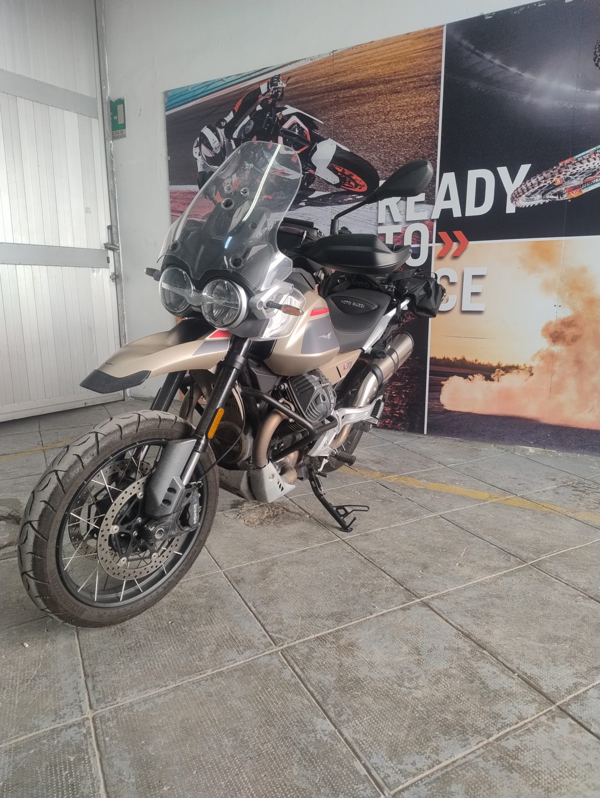 V85 Moto Guzzi TRAVEL