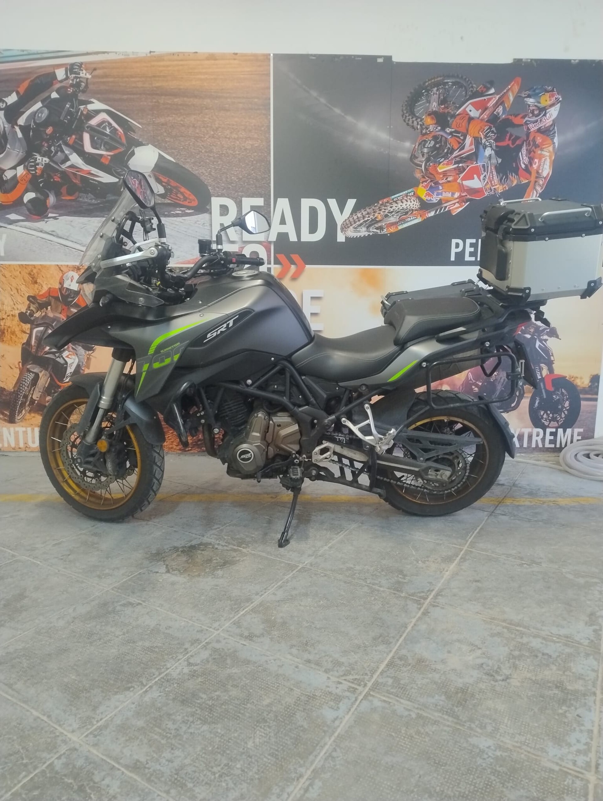 SRT QJ 700