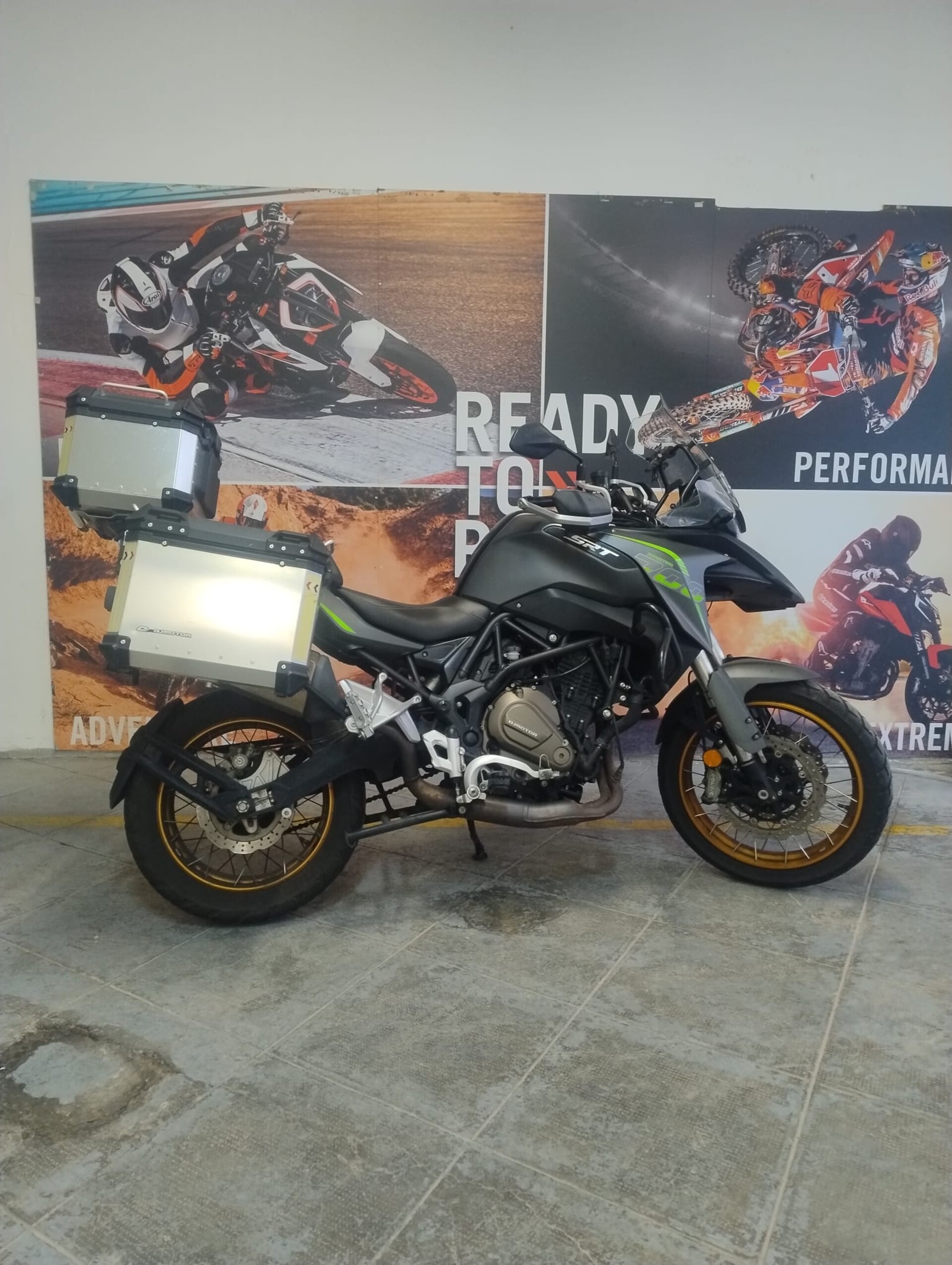 SRT QJ 700