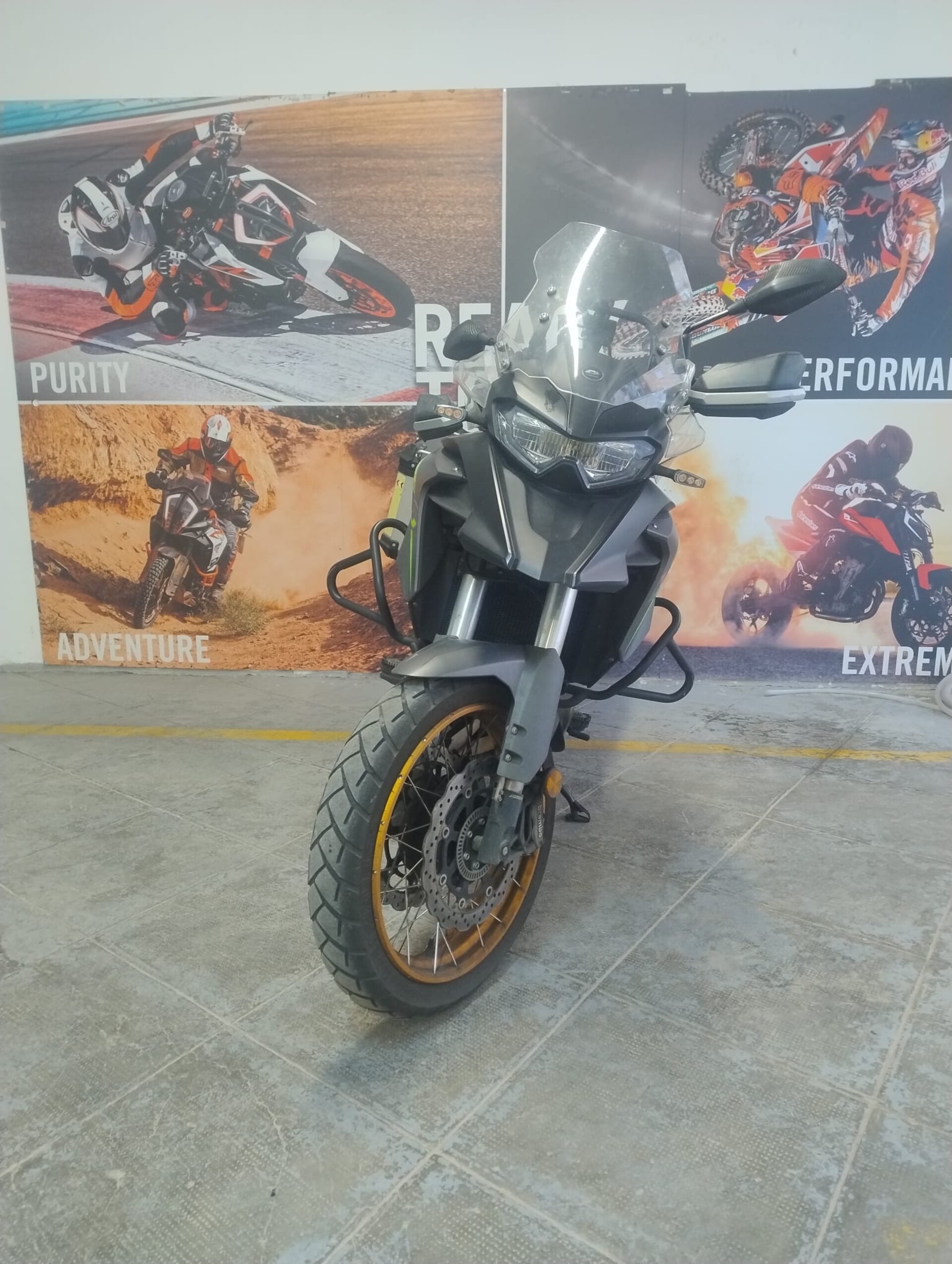 SRT QJ 700