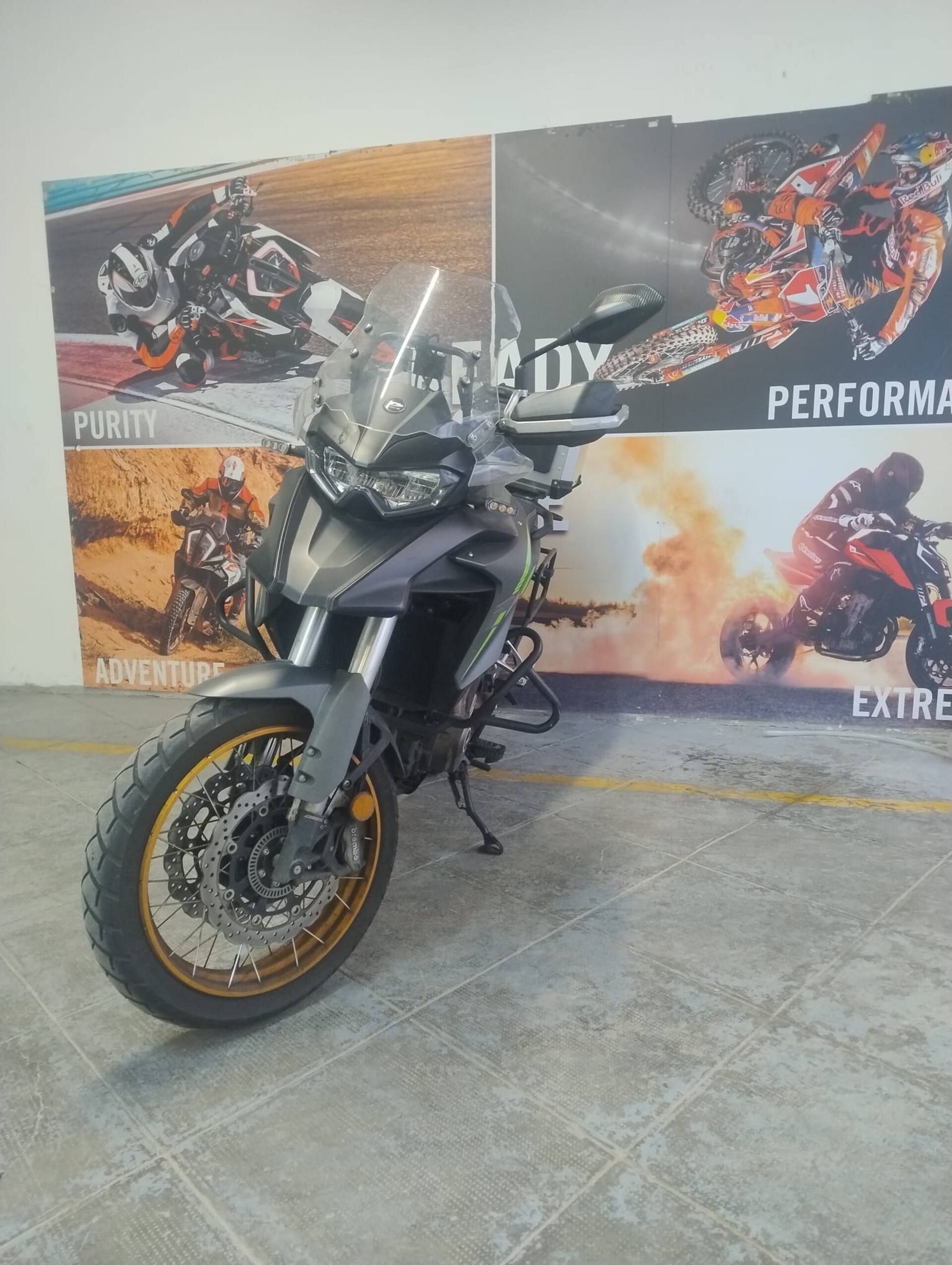 SRT QJ 700