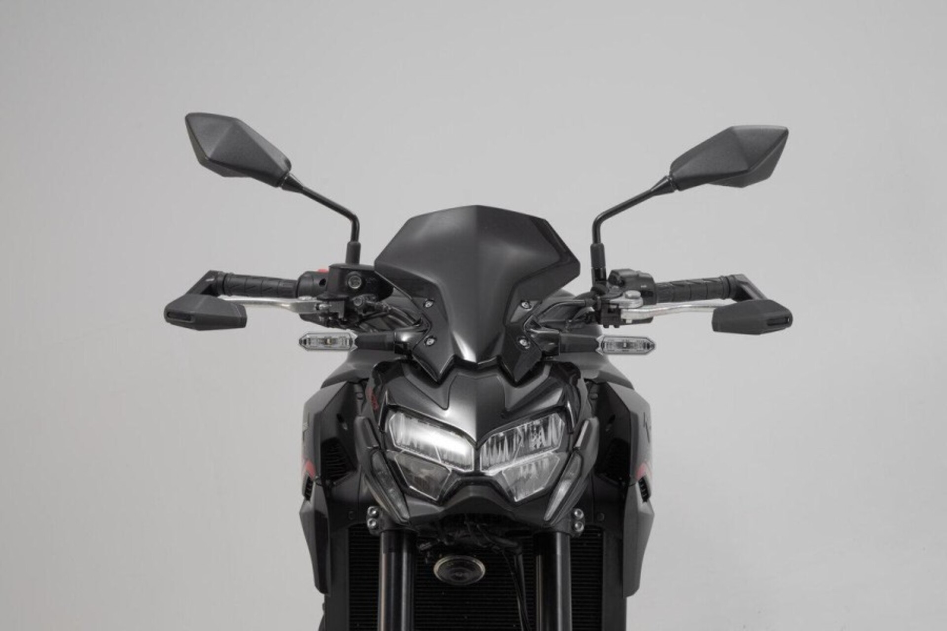 PROTEZIONI DELLA LEVA CON DEFLETTORE VENTO-NERO. KAWASAKI YAMAHA MT09 SW-MOTECH