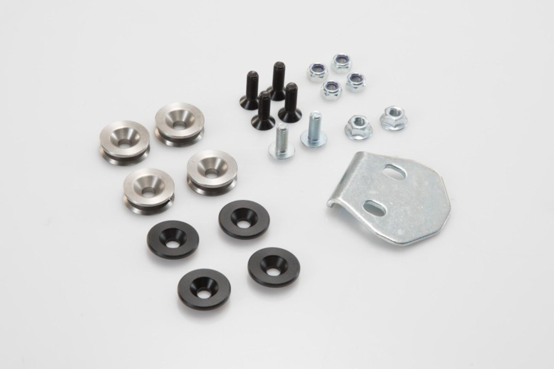 KIT ADATTATORE PER PORTABAGAGLI ADVENTURE-RACK-PER TRAX ADV / ION / EVO. NERO. SW-MOTECH