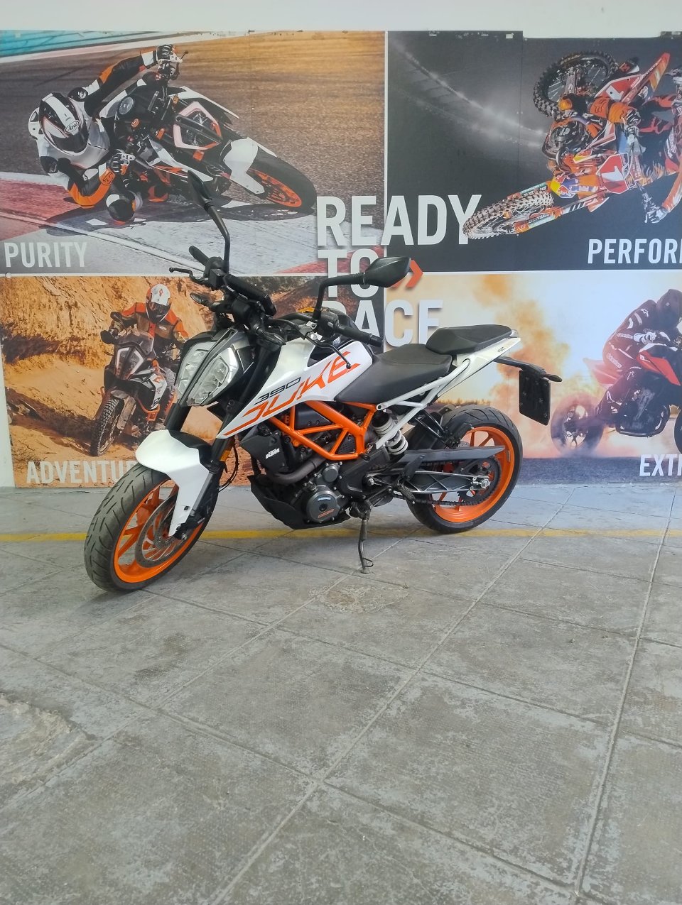 DUKE 390 KTM